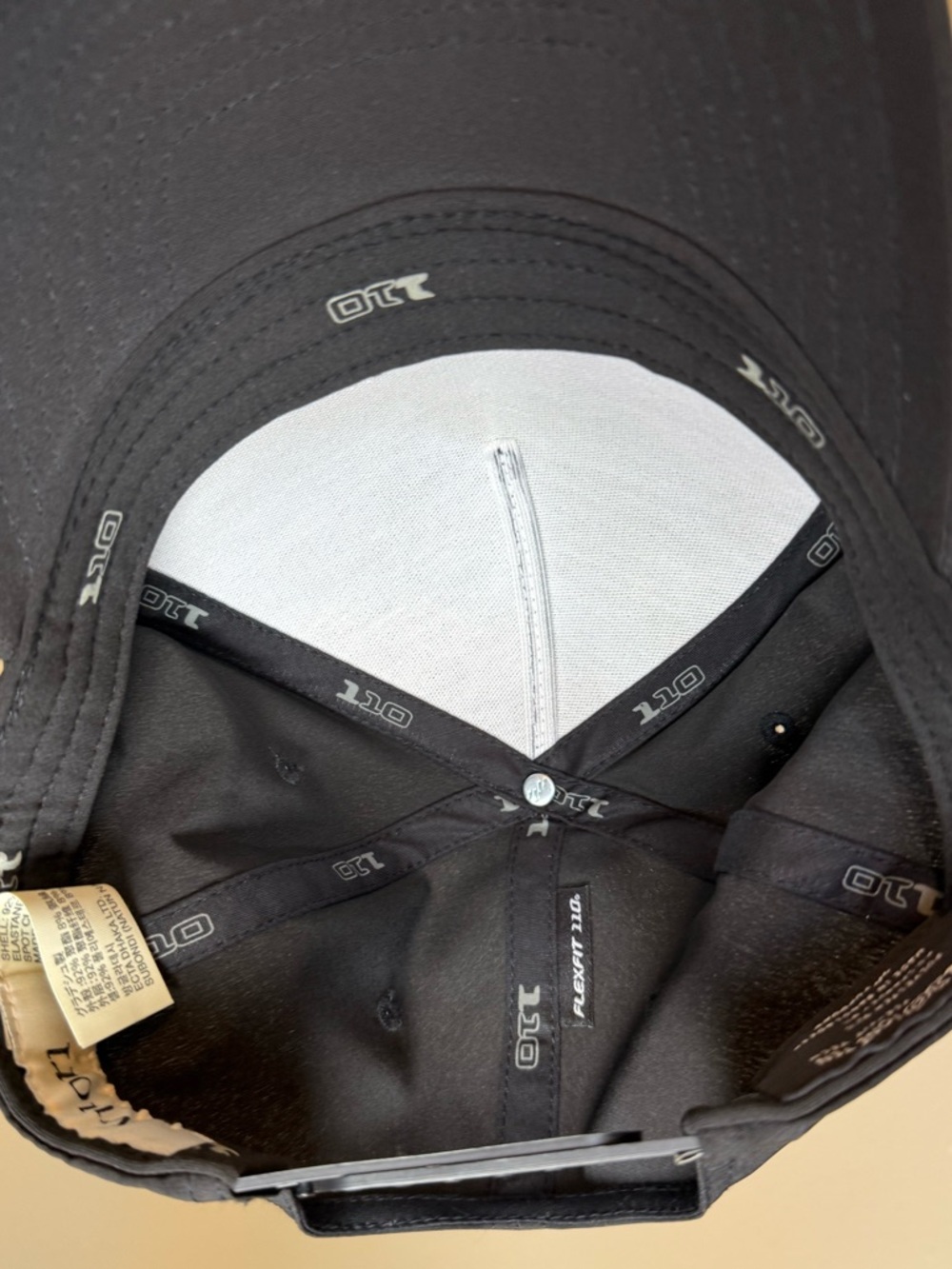 Vuori The Standard Hat Black - Picture 6 of 9